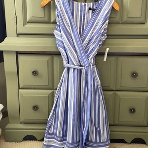 Roz & Ali Sleeveless blue and white stripped dress with a tie size 4
